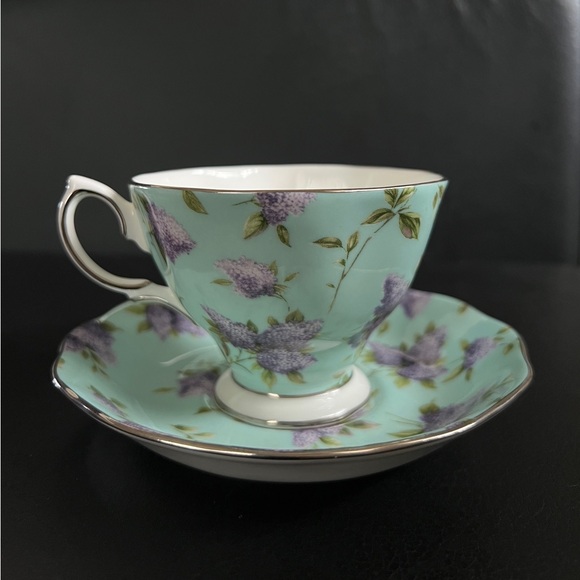 Royal Albert Archive Collection Floral Teacup and Saucer Set - Picture 5 of 5